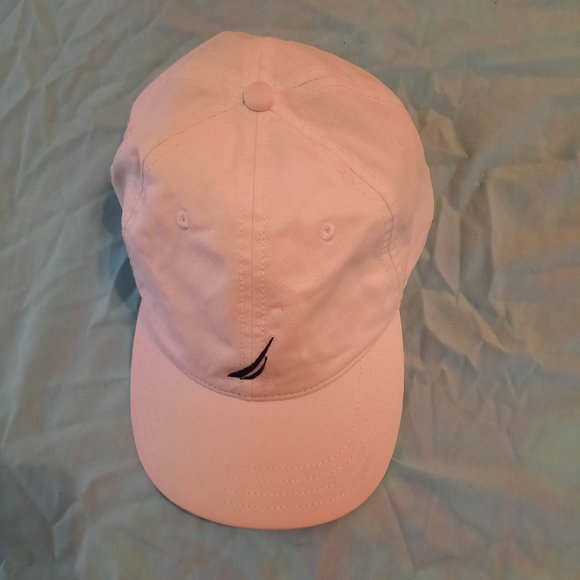 Nautica Other - Nautica White Oversized Cap
